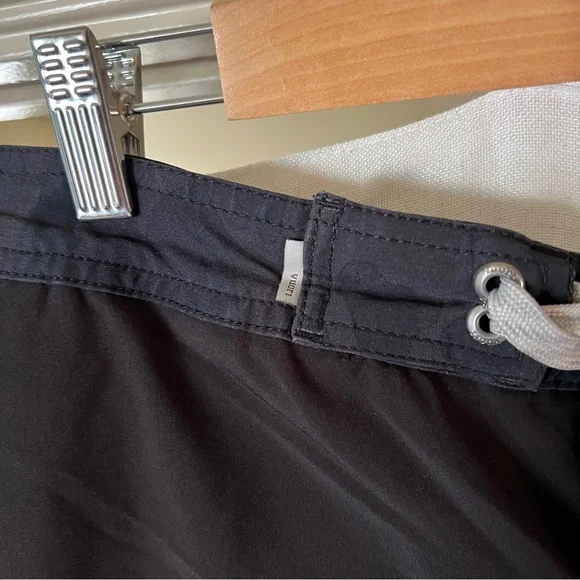 Vuori Cruise Boardshort - Size 36 - Picture 6 of 10